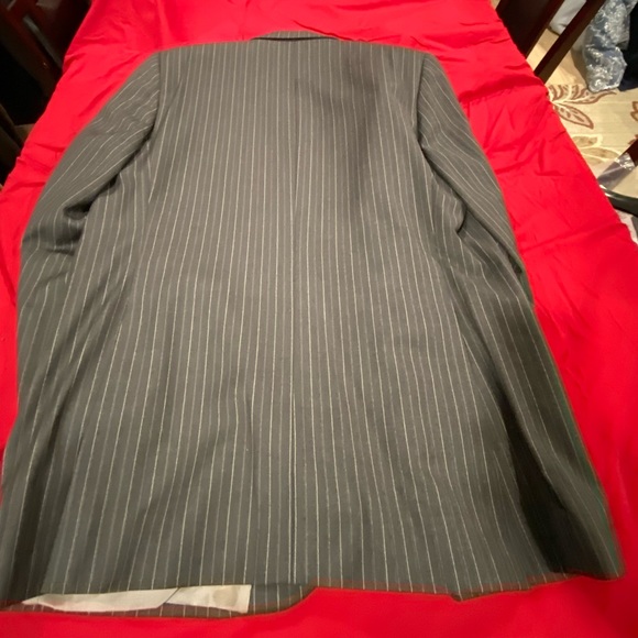 Stonehouse grey pinstripe 3 button suit - Picture 8 of 16